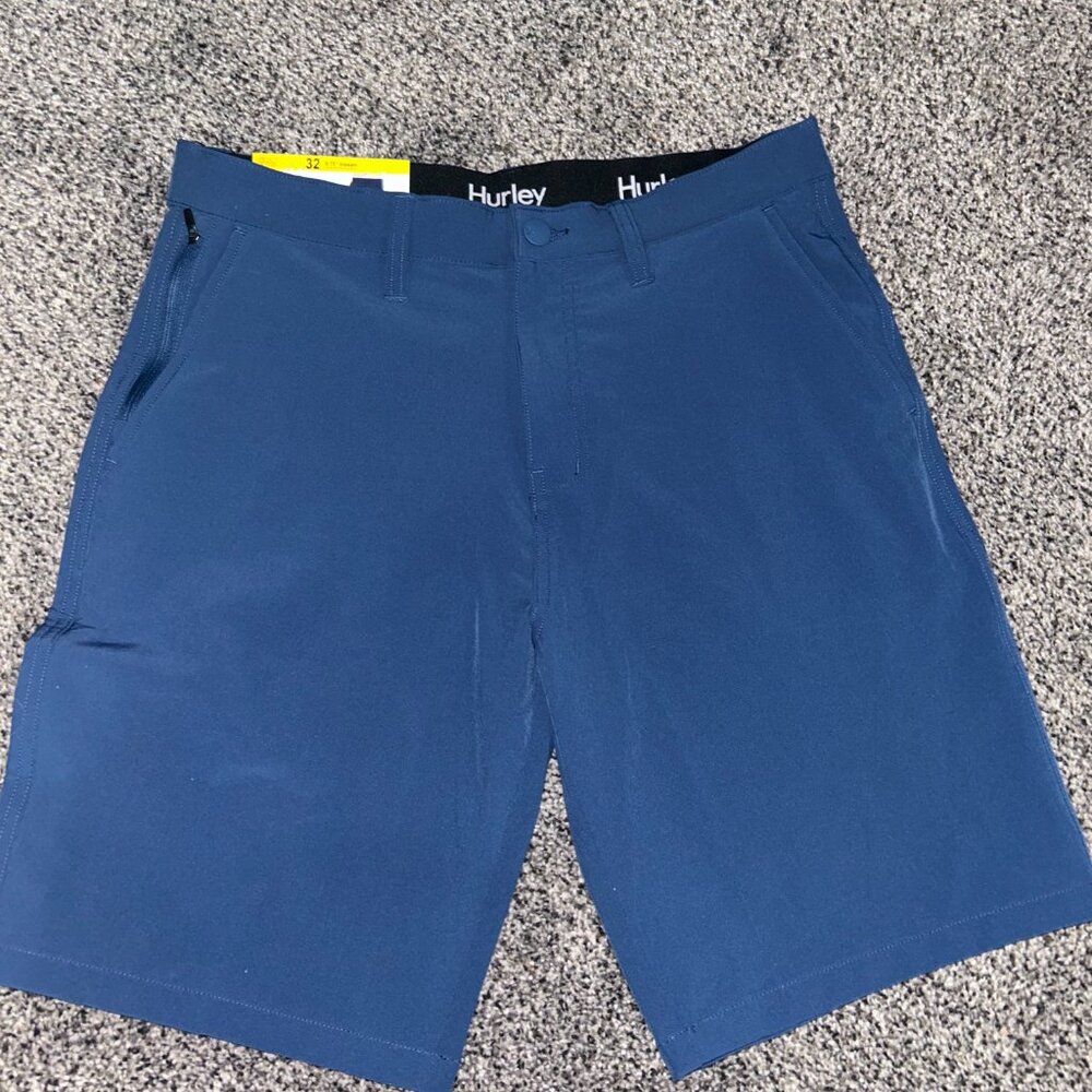 Hurley regular Fit Blue Hybrid Shorts Size 32.